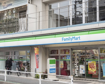 ファミリーマート 駒沢二丁目店の画像1