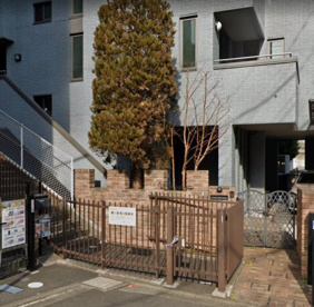 鶴川駅前4号緑地の画像1