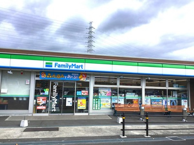 ファミリーマート 尼崎常松店の画像