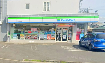 ファミリーマート 愛川中津西店の画像1