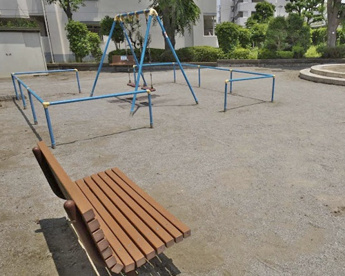 千歳台一丁目アパート 公園の画像1