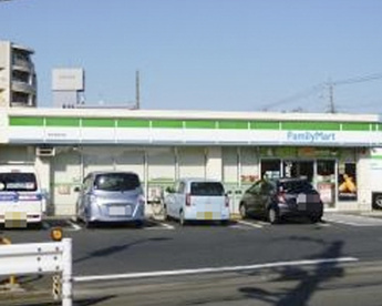 ファミリーマート 世田谷廻沢店の画像1