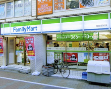 ファミリーマート 用賀駅前店