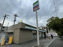 ファミリーマート豊中城山町店