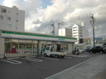 ファミリーマート かるぽーと前店