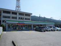 ファミリーマート 高知六泉寺店