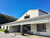 座間市立図書館