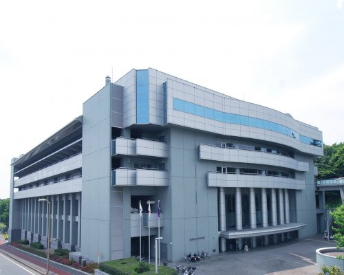 座間市役所市民体育館の画像