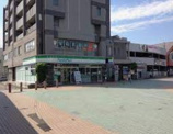 ファミリーマート 秋川駅前店
