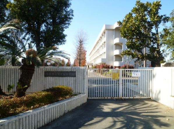 多摩市立聖ヶ丘小学校