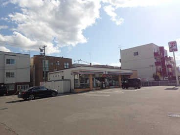 セブンイレブン 札幌美園5条店の画像1