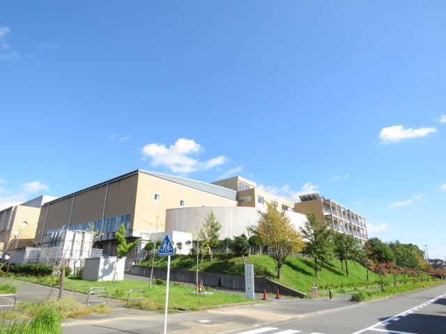 はるひ野中学校