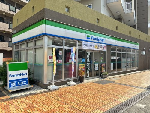 ファミリーマート 都筑ふれあいの丘駅前店