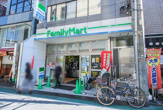 ファミリーマート 経堂駅前店