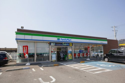 ファミリーマート 和歌山直川店の画像1