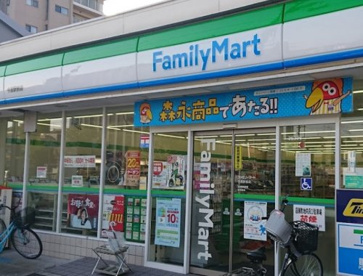 ファミリーマート 今里駅前店の画像1