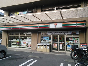 セブンイレブン 横浜鶴見向井町3丁目店の画像1
