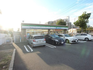 ファミリーマート 鶴見通二丁目店の画像1