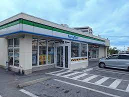 ファミリーマート 大名団地前店の画像1
