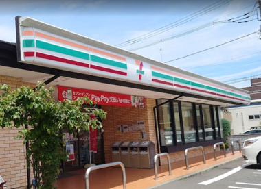 セブンイレブン大和鶴間1丁目店の画像1