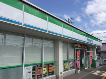 ファミリーマート岩岡店の画像1
