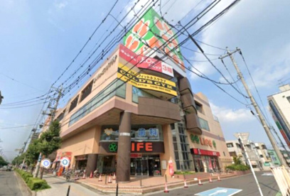 ライフ 吉川駅前店の画像1