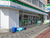 ファミリーマート 東淀川駅前店