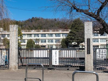 あきる野市立多西小学校の画像1