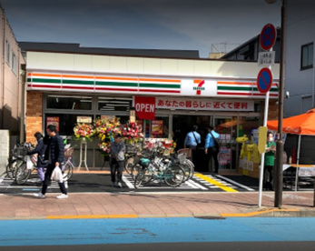 セブンイレブン 足立竹ノ塚駅西店の画像1