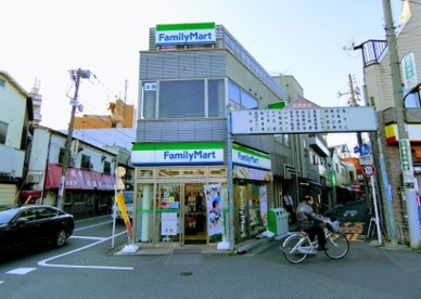 ファミリーマート 鐘ヶ淵駅前店の画像1