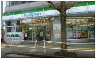 ファミリーマート 東中神駅前店の画像1
