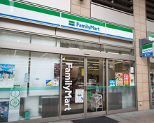 コンビニエンスストア ファミリーマート 港区白金プラザ店