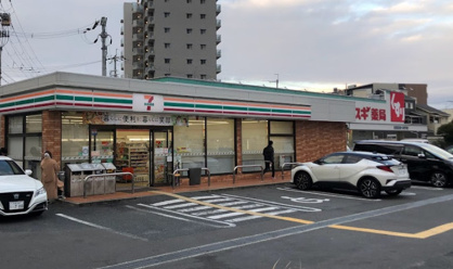 セブンイレブン 大阪鶴見緑地店の画像1