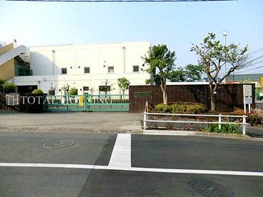 三鷹市立羽沢小学校の画像1