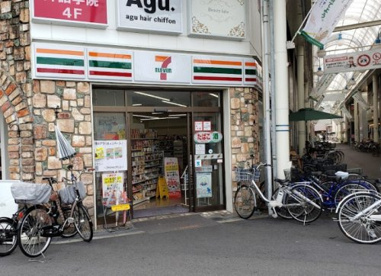 セブンイレブン 阪急淡路駅東口店の画像1