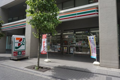 セブンイレブン横浜鶴屋町２丁目店の画像1