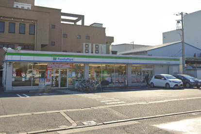 ファミリーマート 大正小林西店の画像1