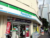 ファミリーマート 用賀四丁目店