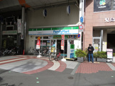 ファミリーマート 千鳥橋駅前店