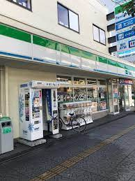 ファミリーマート 築港店の画像1