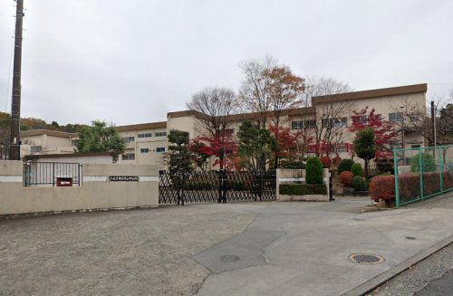 中山中学校