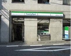ファミリーマート 神宮前五丁目店の画像1