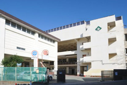 横浜市立森中学校の画像1
