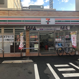 セブンイレブン 吹田江坂町1丁目店の画像1