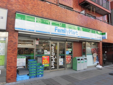 ファミリーマート勝どき駅前店の画像1