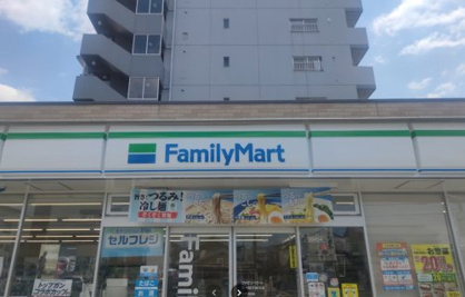 ファミリーマート 西小路天神川店の画像1