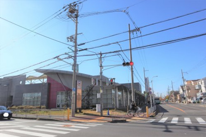 高槻市立芝生図書館の画像1