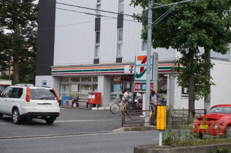 セブンイレブン 川崎中丸子店 の画像