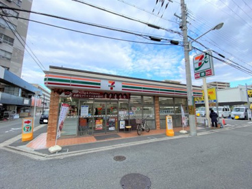 セブンイレブン 堺津久野駅前店の画像1