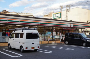 セブンイレブン　川崎宮前平駅前西店の画像1